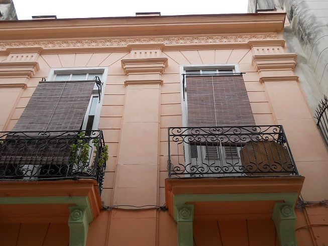 'Frente de casa' Casas particulares are an alternative to hotels in Cuba.